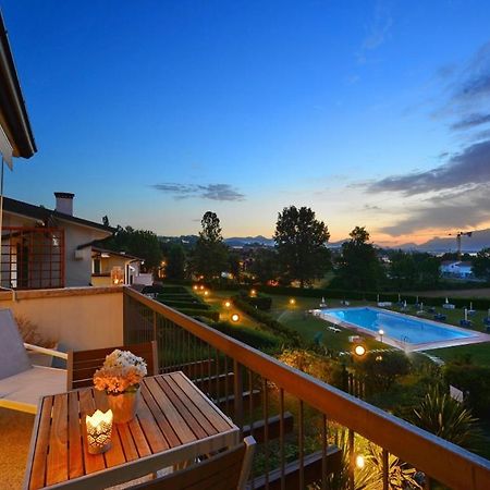 Italia Living Villa Padenghe sul Garda Bagian luar foto